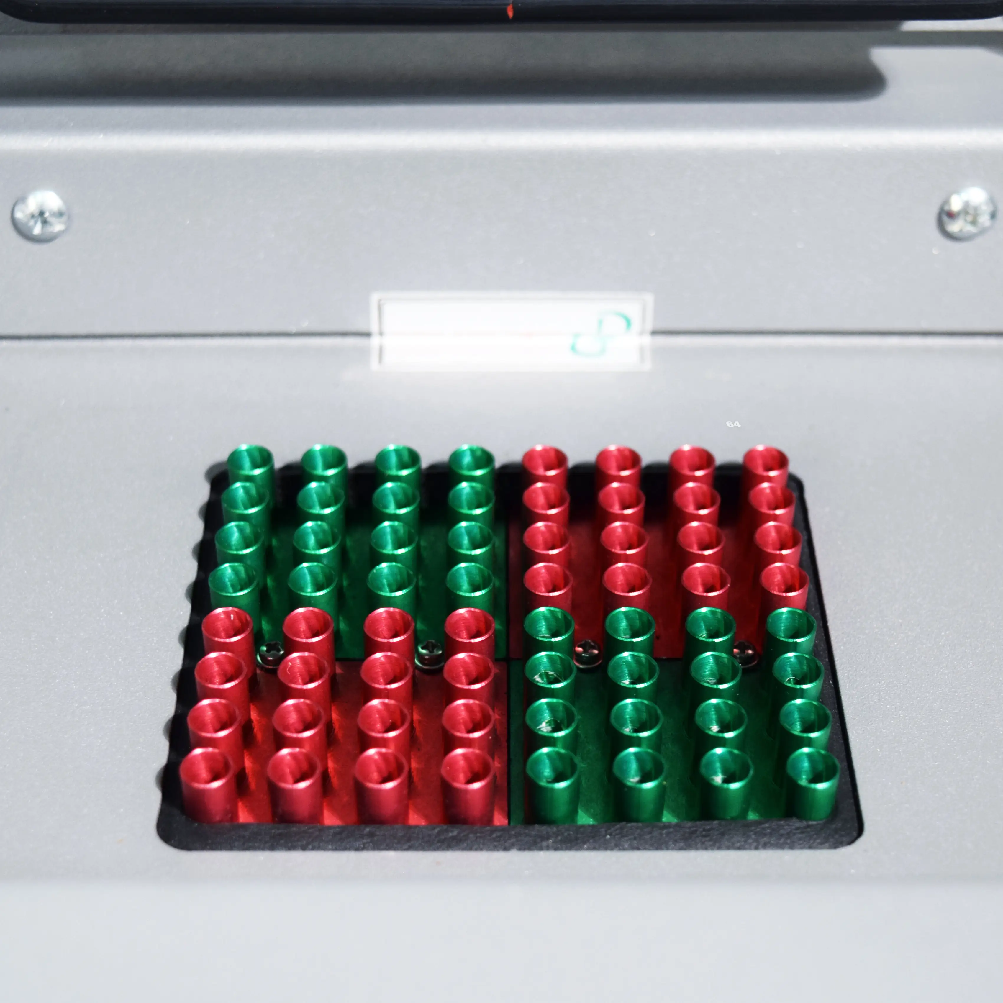 Градиентный термоциклер 64 